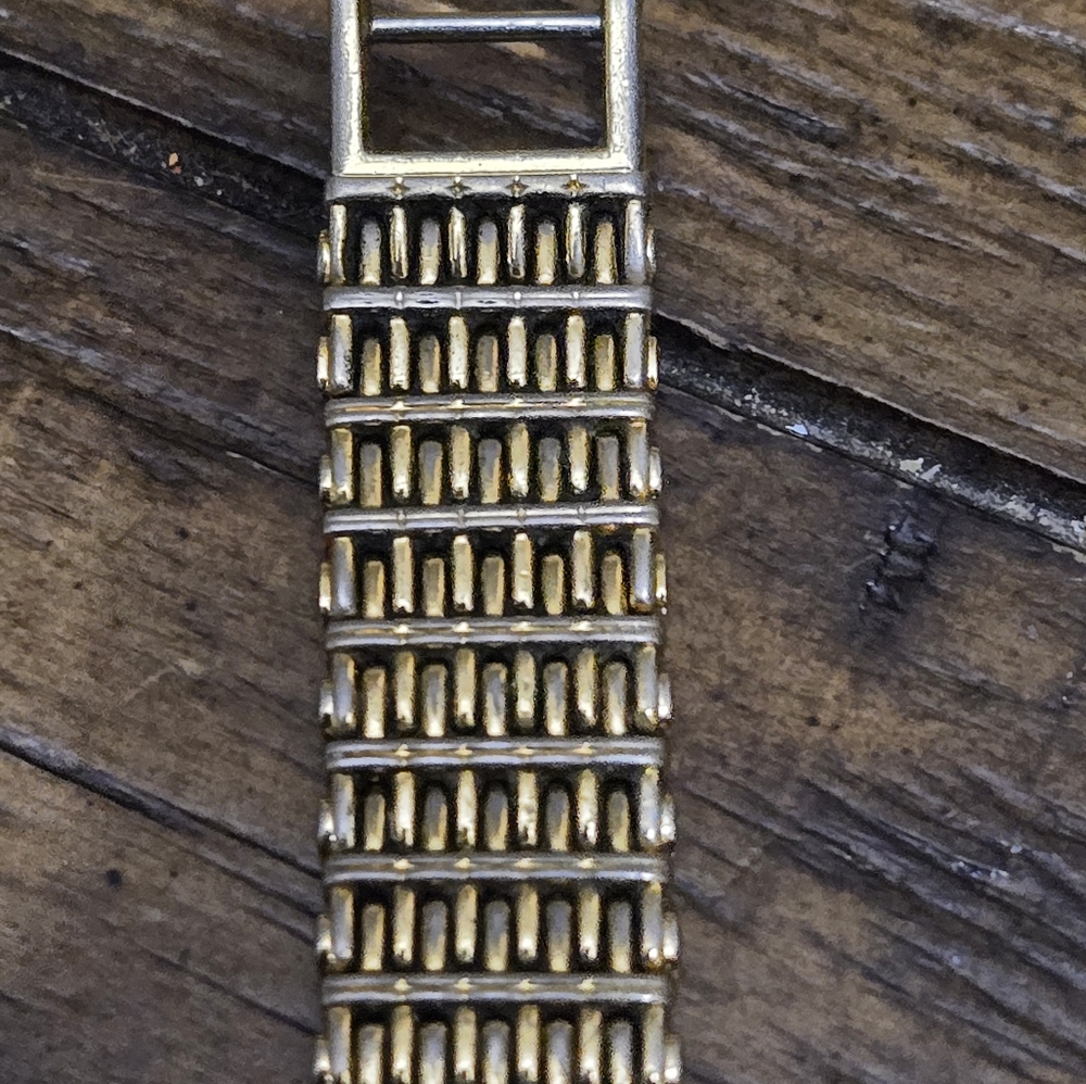 Seiko Gold Rectangular Watch - image 2
